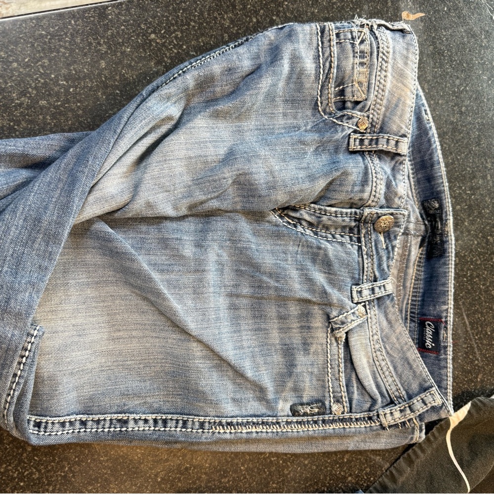 Women’s blue jeans “miss me” brand sizes 30-32